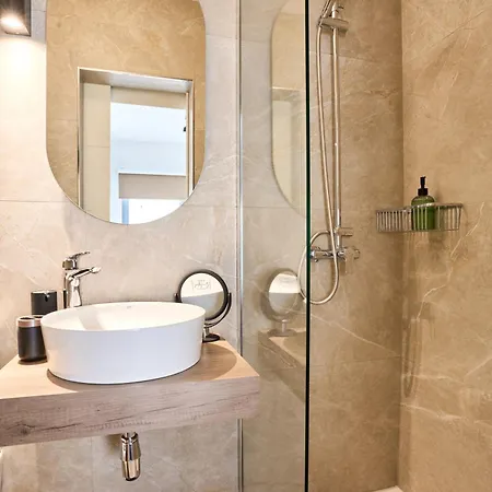 Garden View 9 - Two Bedroom *