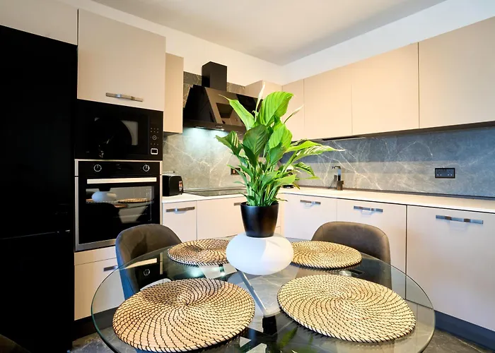 Garden View 9 - Two Bedroom Apartament *