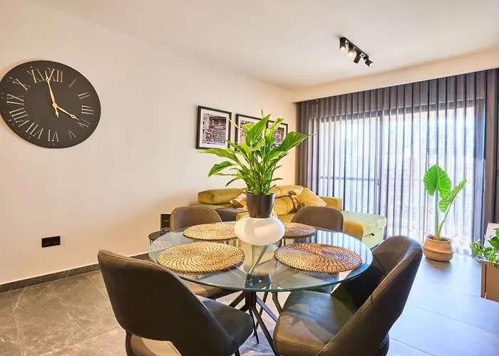 Garden View 9 - Two Bedroom St. Julian's